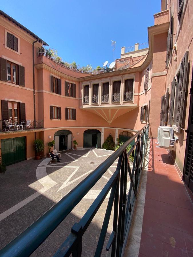 Trevi Ducal Palace ローマ エクステリア 写真