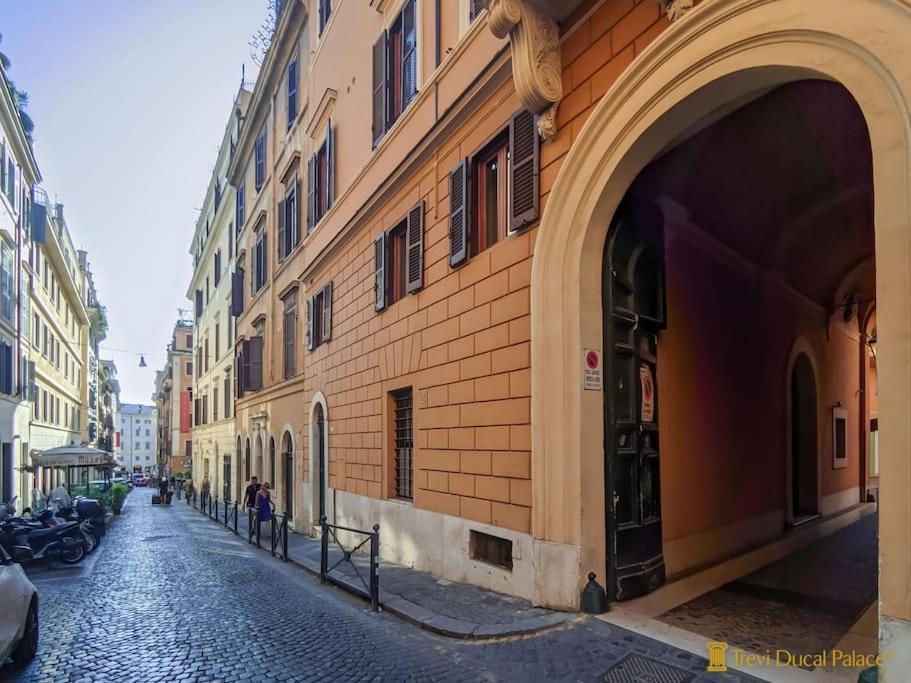 Trevi Ducal Palace ローマ エクステリア 写真