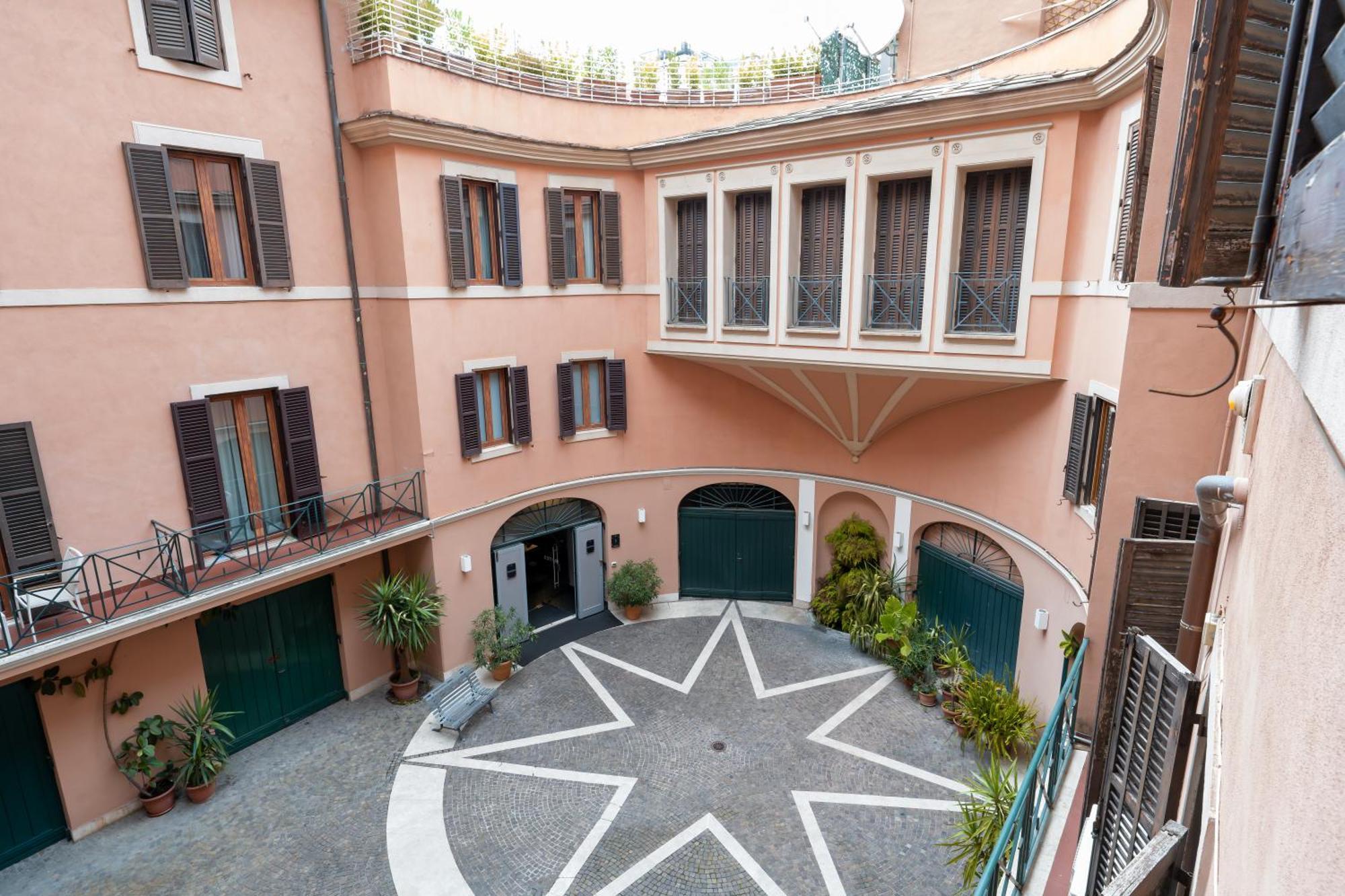 Trevi Ducal Palace ローマ エクステリア 写真